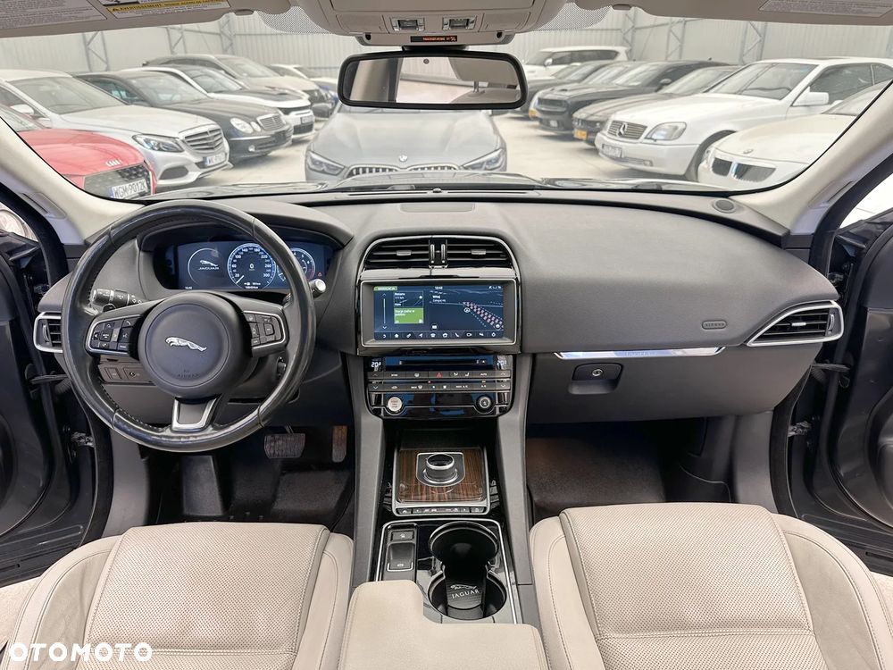 Jaguar F-Pace S AWD - 6