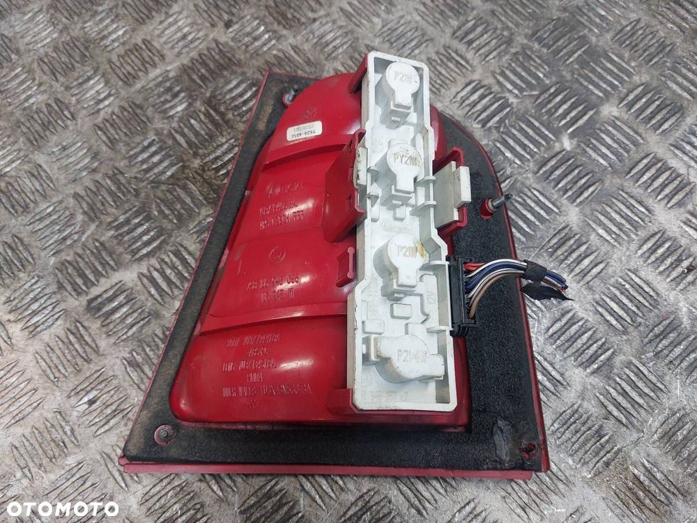 LAMPA LEWY TYŁ SKODA OCTAVIA I LIFT HB 1U6945095 - 3