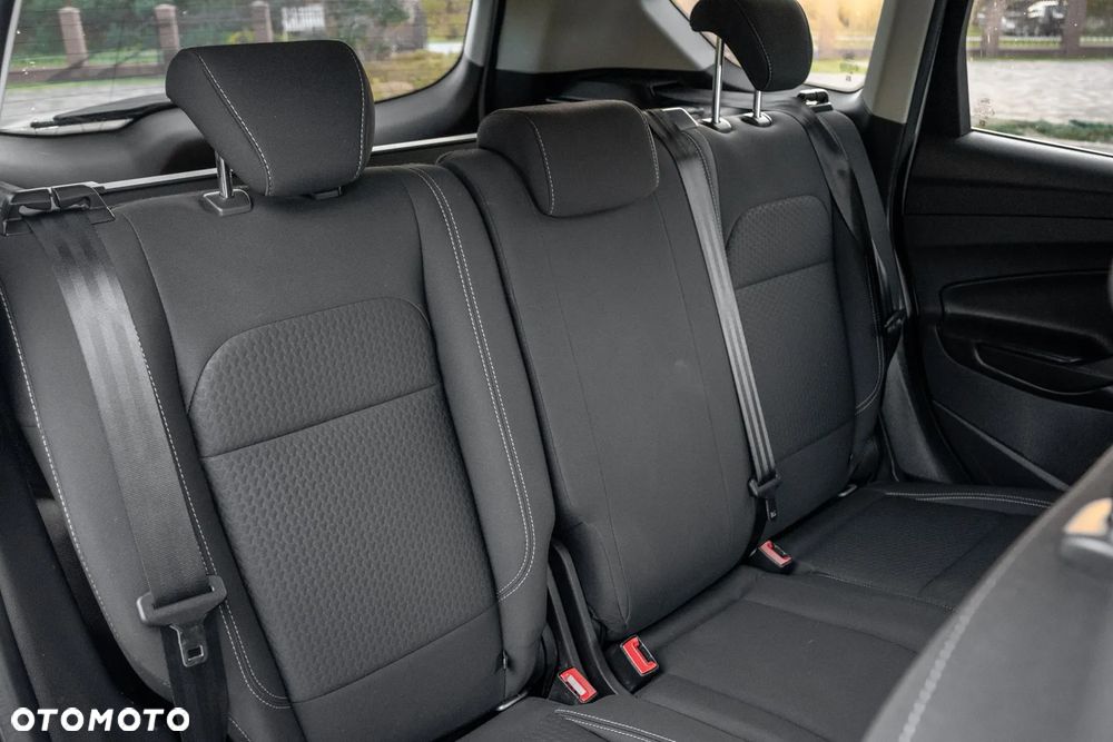 Ford Kuga - 32