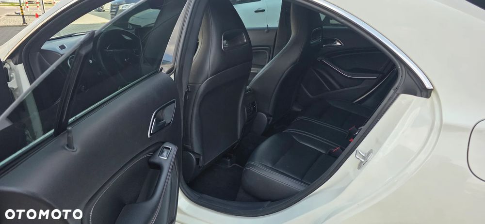 Mercedes-Benz CLA 250 7G-DCT UrbanStyle Edition - 18