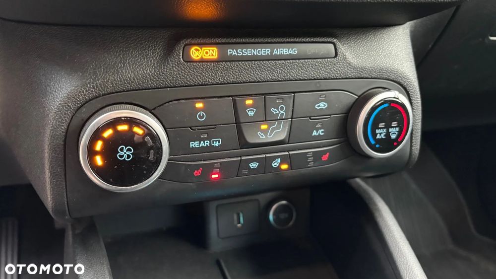 Ford Focus 1.0 EcoBoost Trend ASS - 16