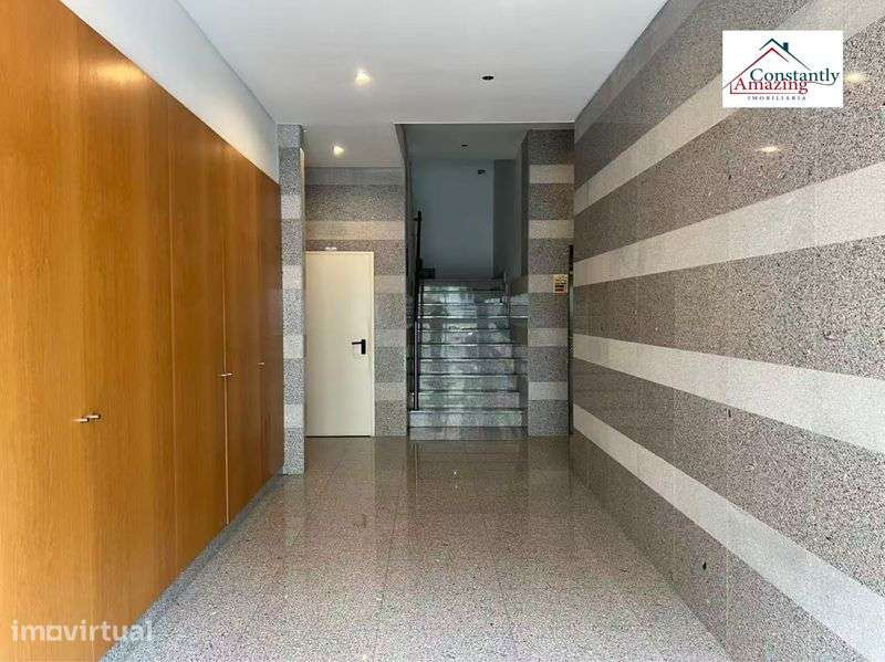 Para investimento T2 perto Estação Benfica - Grande imagem: 2/8