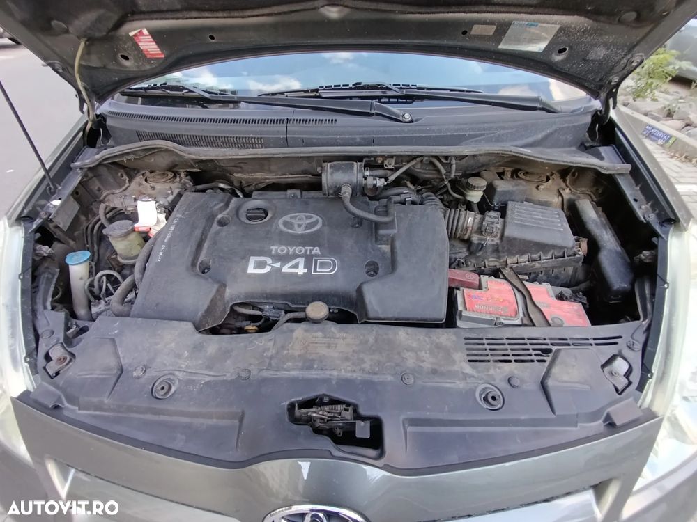 Toyota Corolla Verso 2.0 D-4D - 14