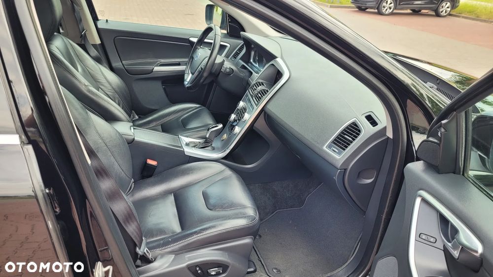Volvo XC 60 D4 AWD Summum - 14