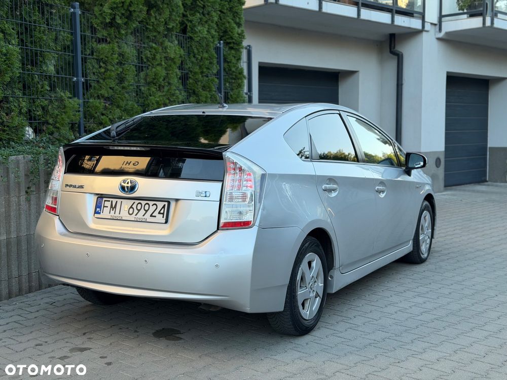 Toyota Prius - 3