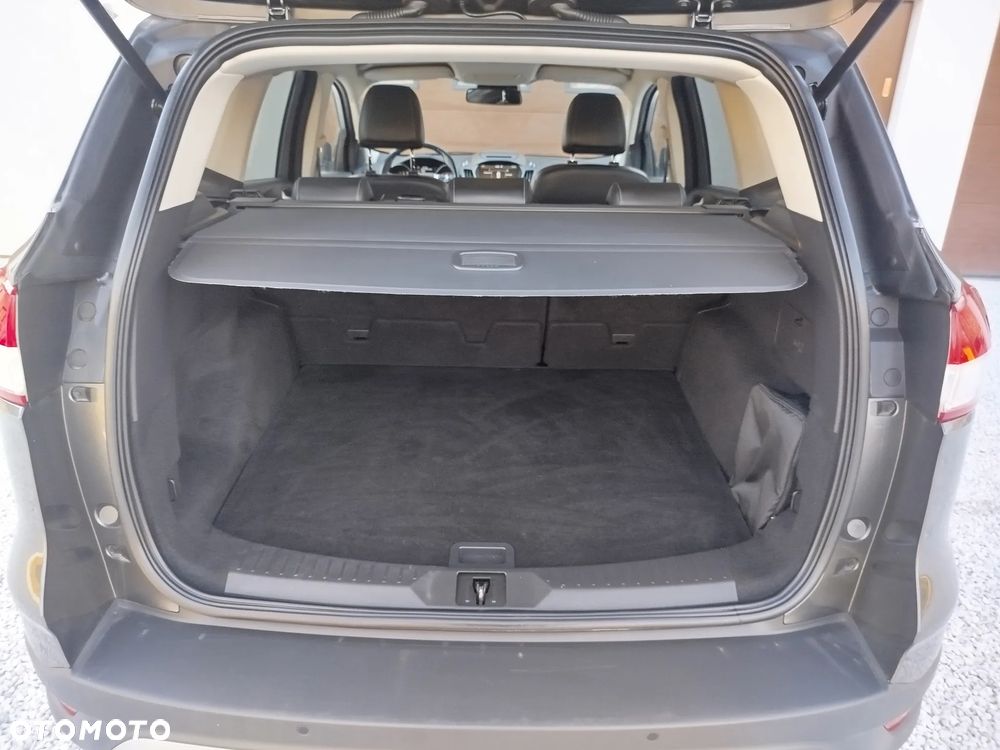 Ford Kuga 2.0 TDCi 2x4 Titanium - 21