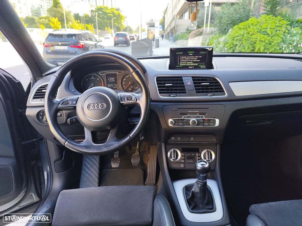 Audi Q3 2.0 TDI Business Line S-line - 4