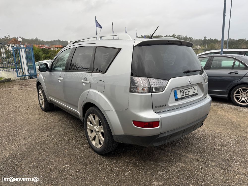 Mitsubishi Outlander 2.0 DI-D Intense+ 4WD - 6