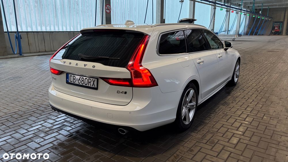 Volvo V90 D4 SCR Momentum Pro - 5