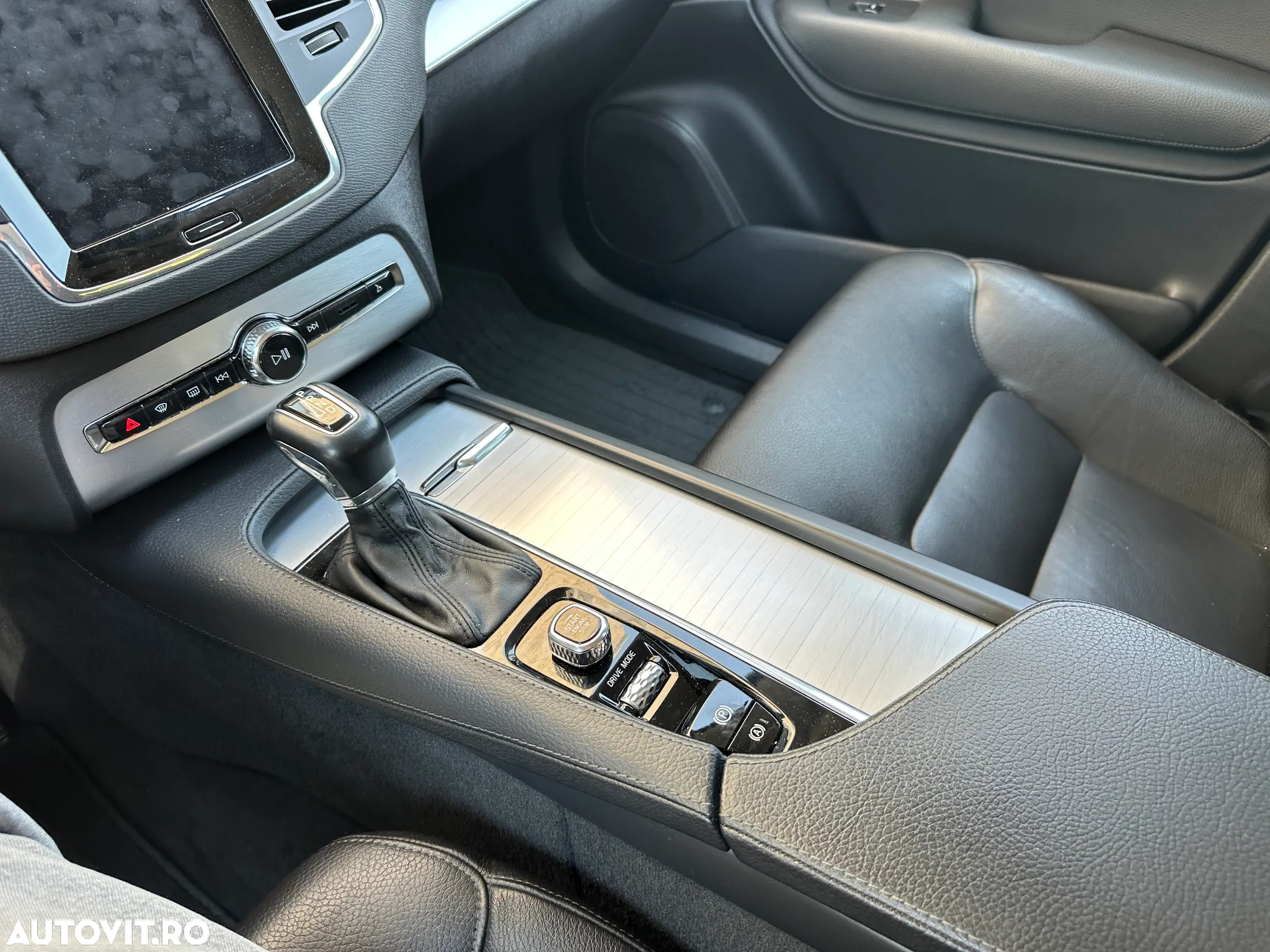 Volvo XC 90 D5 AWD Geartronic Momentum - 14