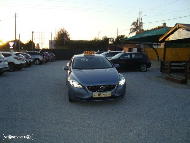 Volvo V40 2.0 D3 R-Design Momentum - 1