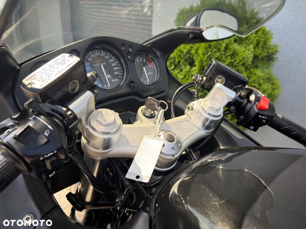 Honda CBR - 37
