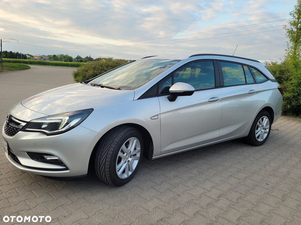 Opel Astra 1.6 CDTI Sport - 1