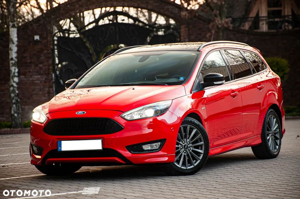 Ford Focus SW 1.5 EcoBoost S&S ST-LINE - 4
