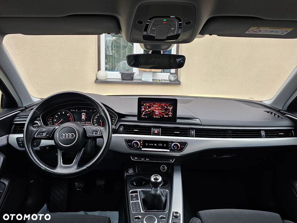 Audi A4 Avant 35 TFSI sport - 32