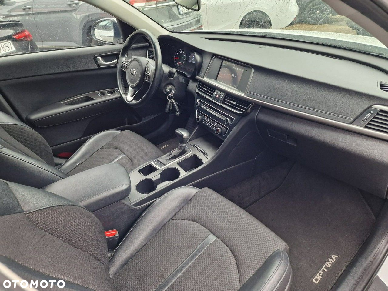 Kia Optima - 27