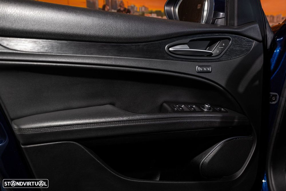 Alfa Romeo Stelvio 2.2 D Super AT8 - 25