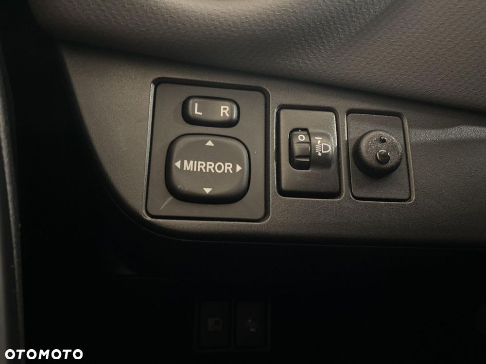 Toyota Yaris Hybrid 100 Premium - 18