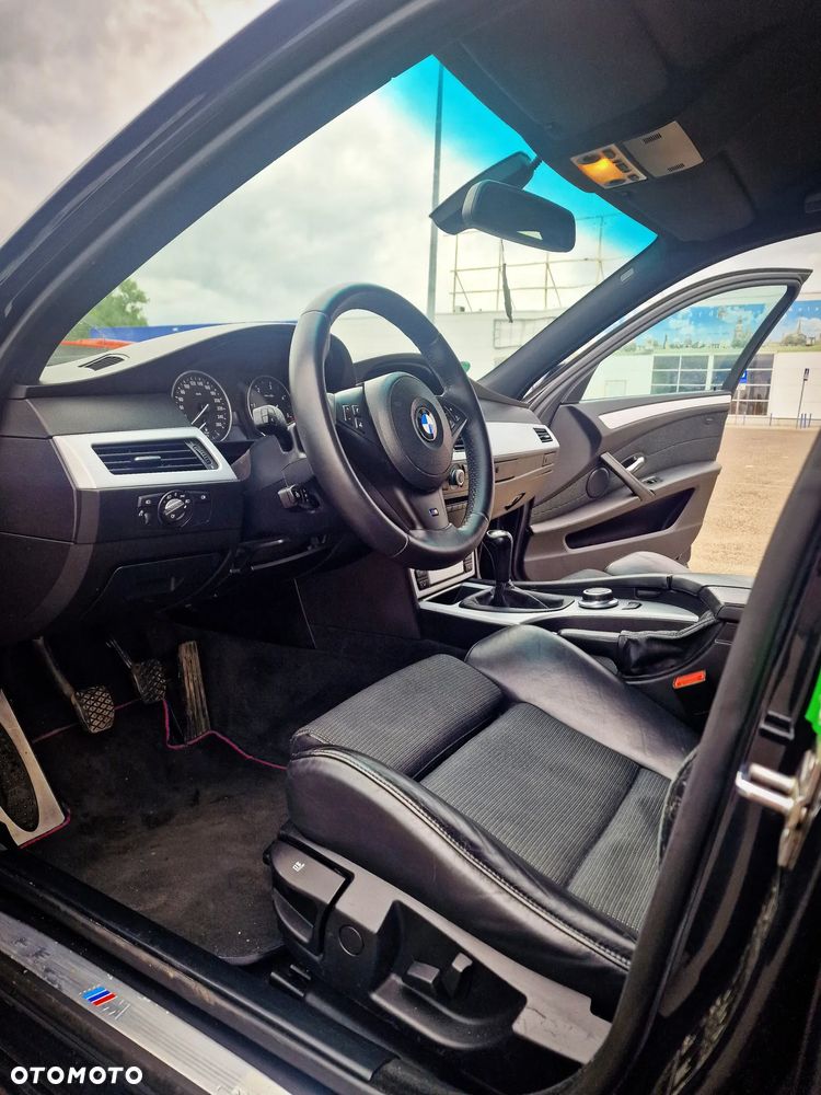 BMW Seria 5 525d - 8