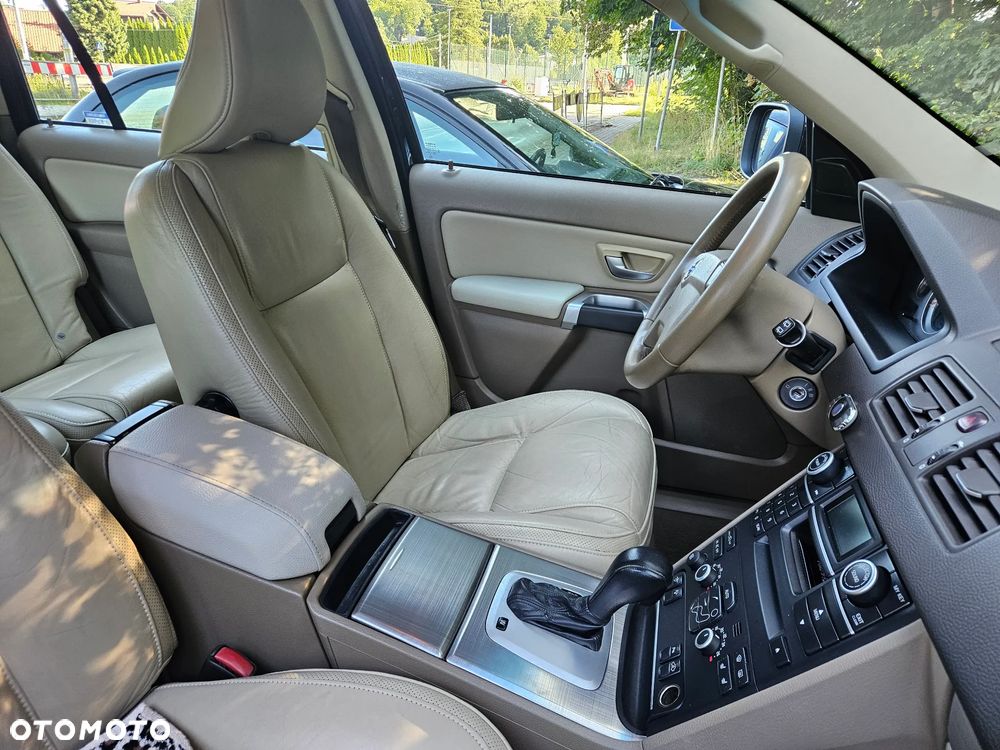 Volvo XC 90 - 9