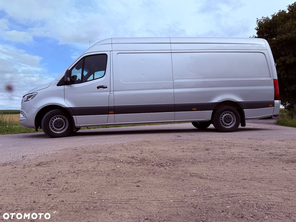 Mercedes-Benz Sprinter - 2