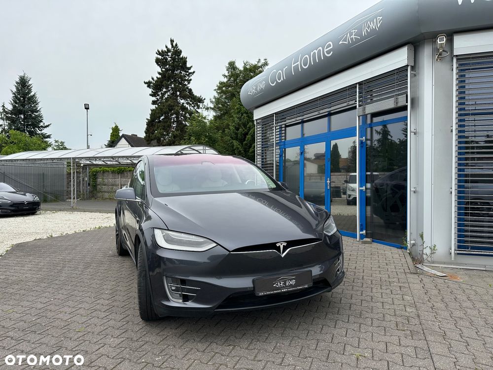 Tesla Model X - 2