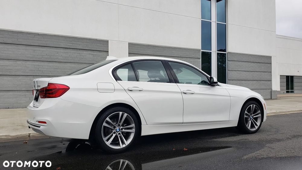 BMW Seria 3 330i Sport Line - 9