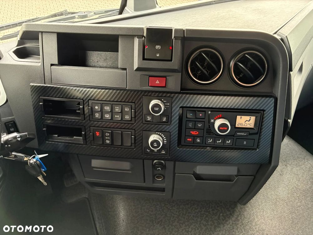 Renault T480 Sleeper Cab - 21