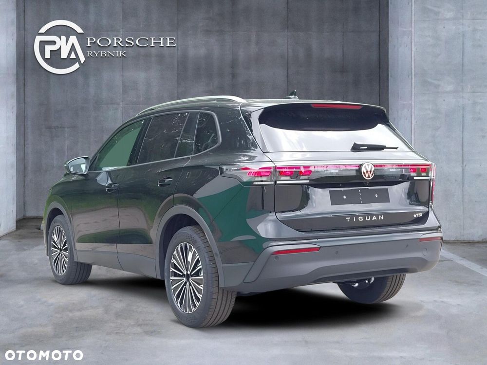 Volkswagen Tiguan - 4