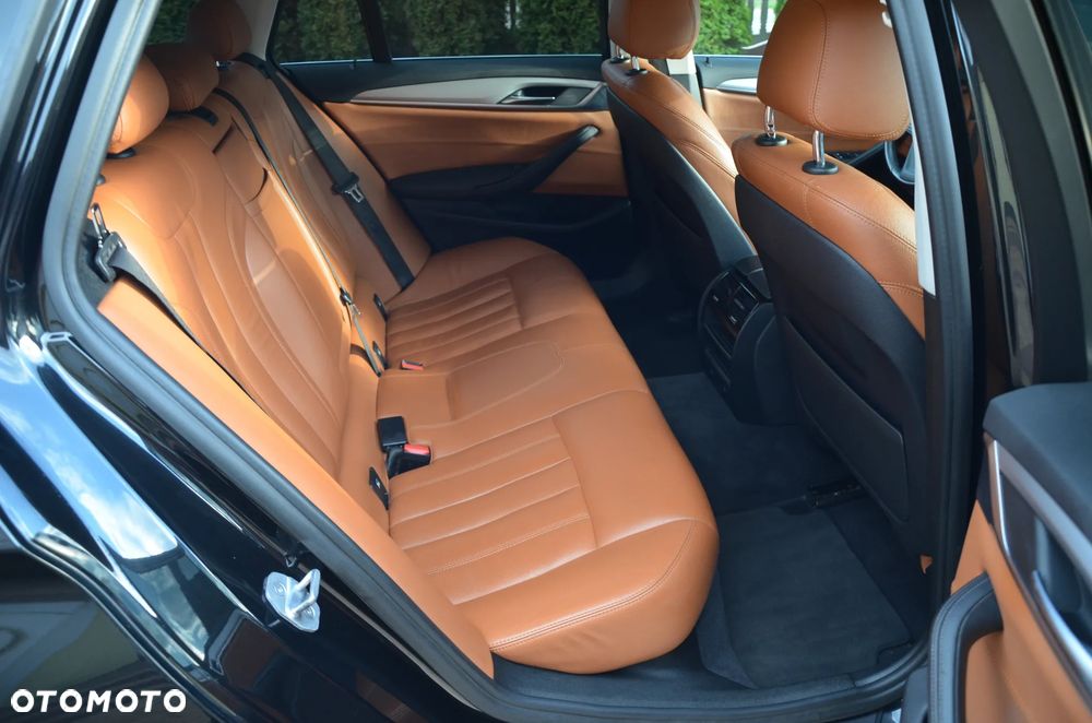 BMW Seria 5 520d M Sport - 22
