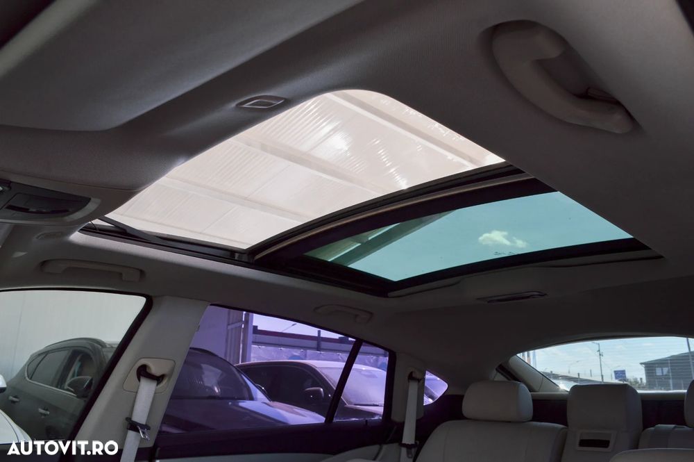 BMW Seria 5 520d Aut. Luxury Line - 33