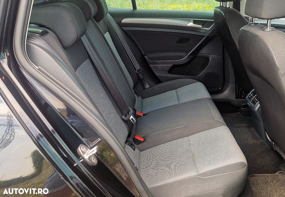 Volkswagen Golf 1.6 TDI BlueMotion Comfortline - 20