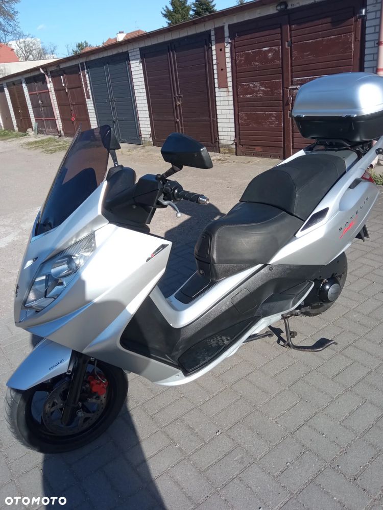 Peugeot Satelis - 1