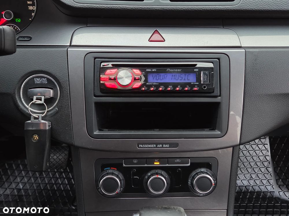 Volkswagen Passat 2.0 TDI DPF DSG Trendline - 37