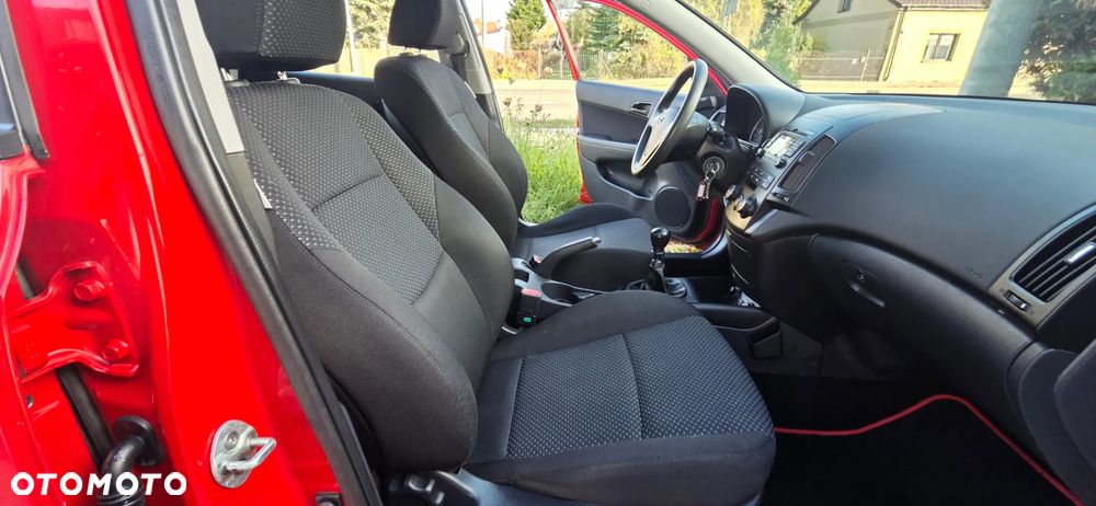 Hyundai i30 1.4 Base + - 31