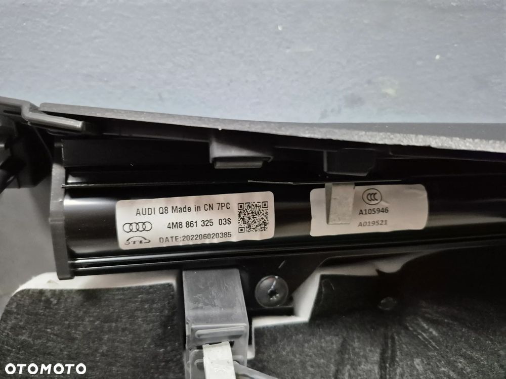 Boczek Klapy Bagażnika Audi Q8 4M 4M8867974 - 8