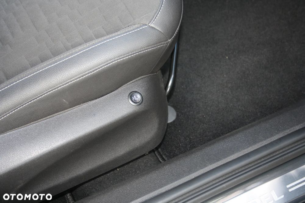 Opel Corsa 1.4 16V Cosmo - 20