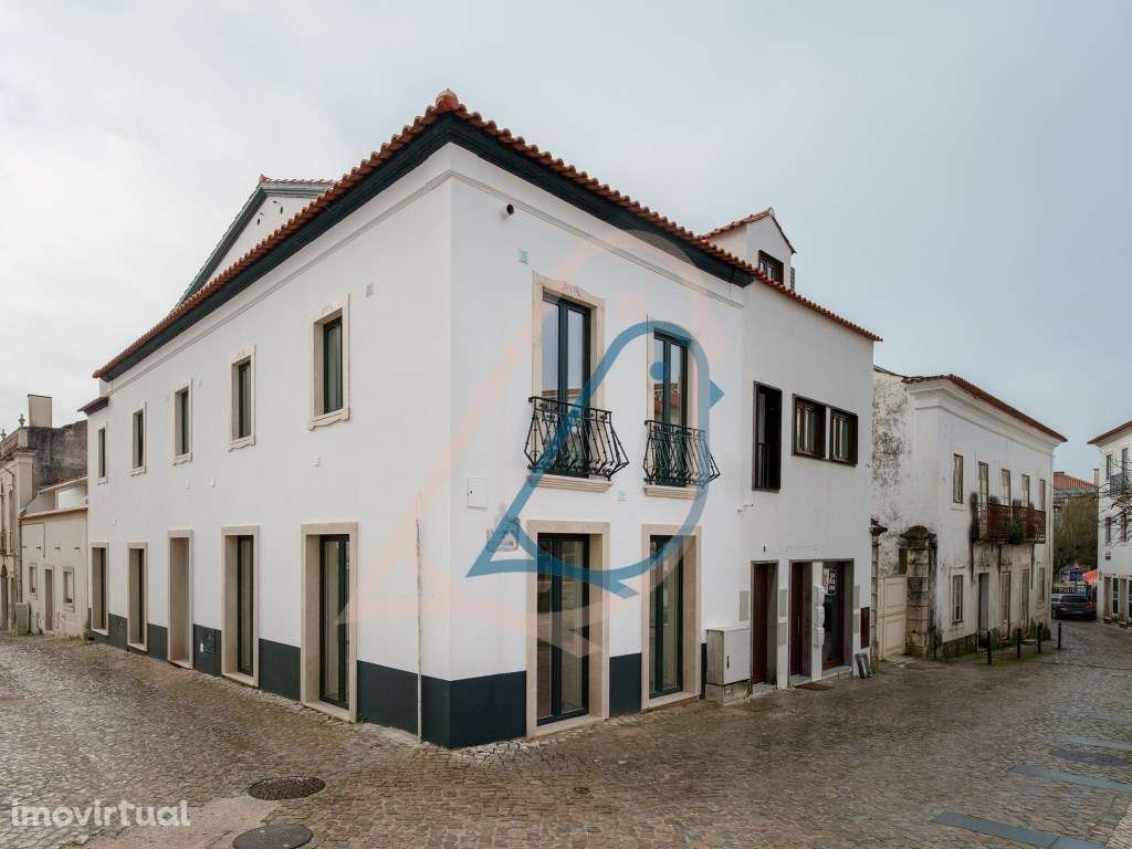 Moradia V2 Geminada no Centro da Cidade de Ourém - Grande imagem: 4/35