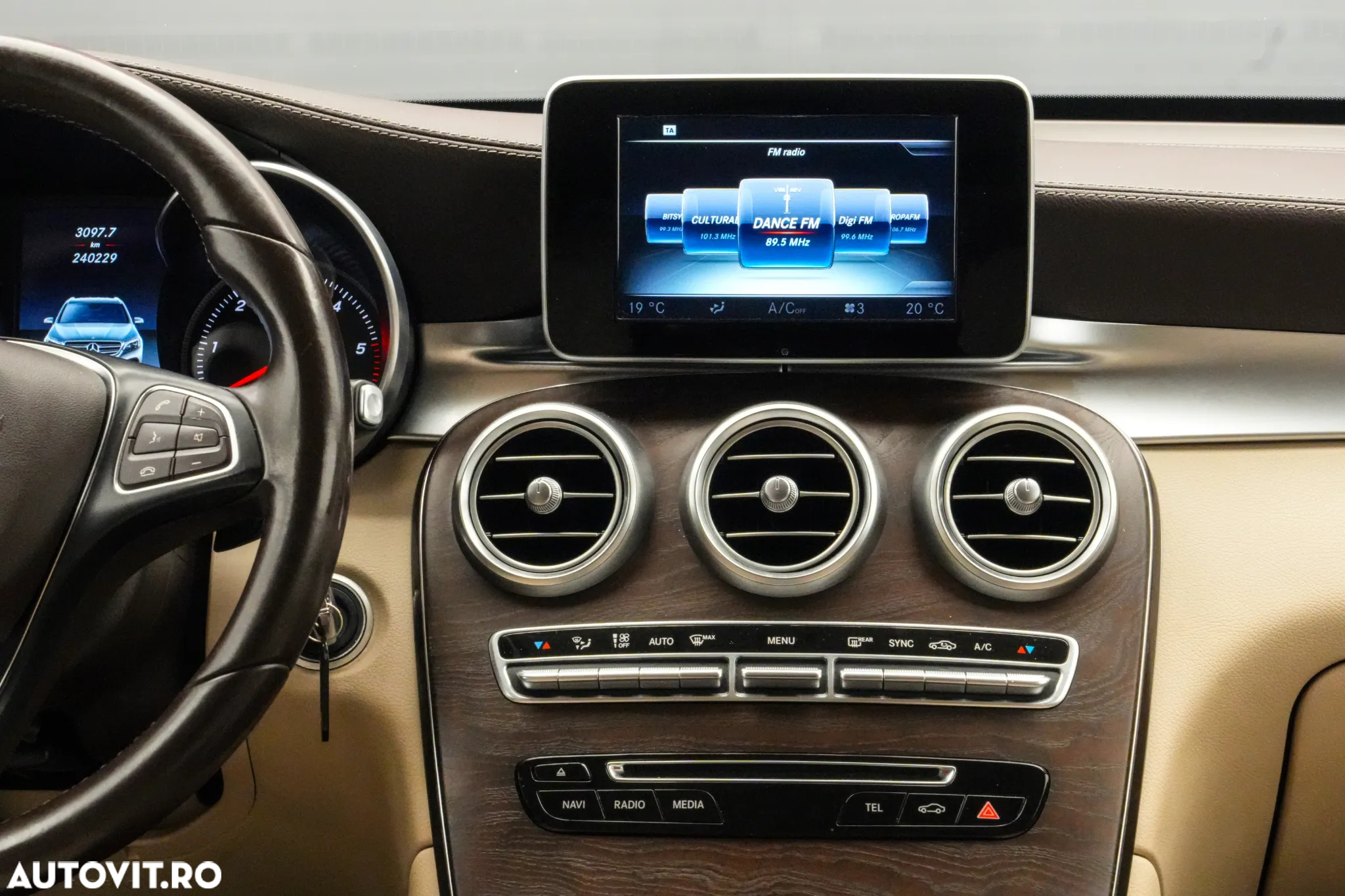 Mercedes-Benz GLC 220 d 4MATIC - 18