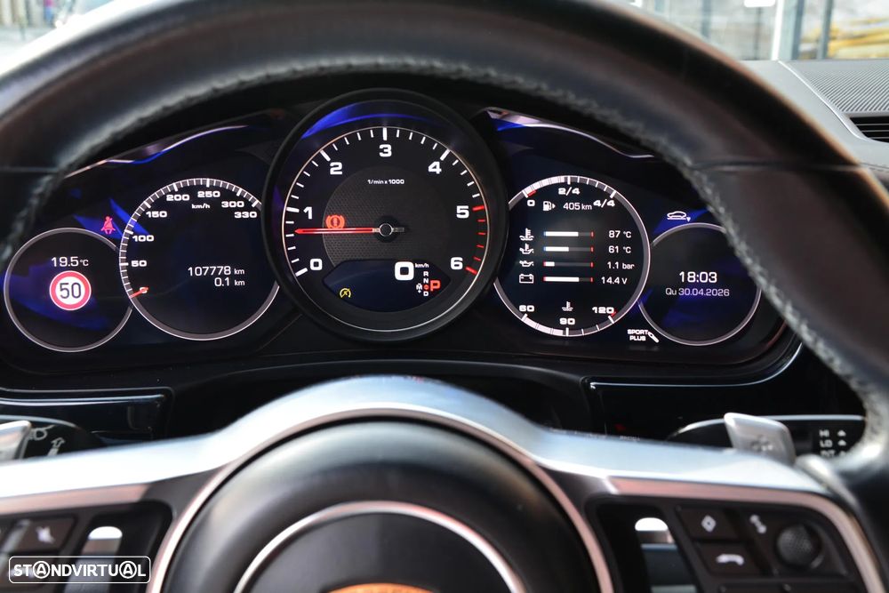 Porsche Panamera 4 S - 28
