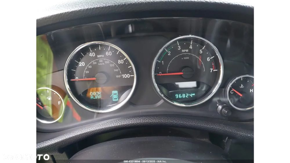 Jeep Wrangler - 11