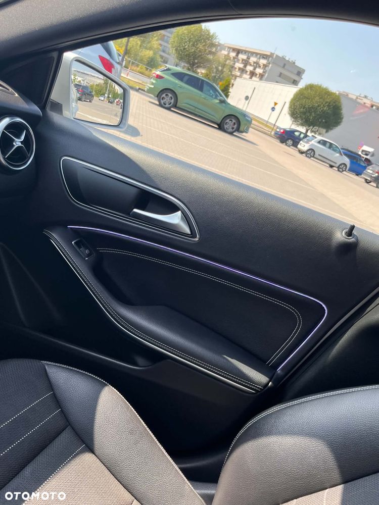 Mercedes-Benz Klasa A 180 7G-DCT Urban - 13