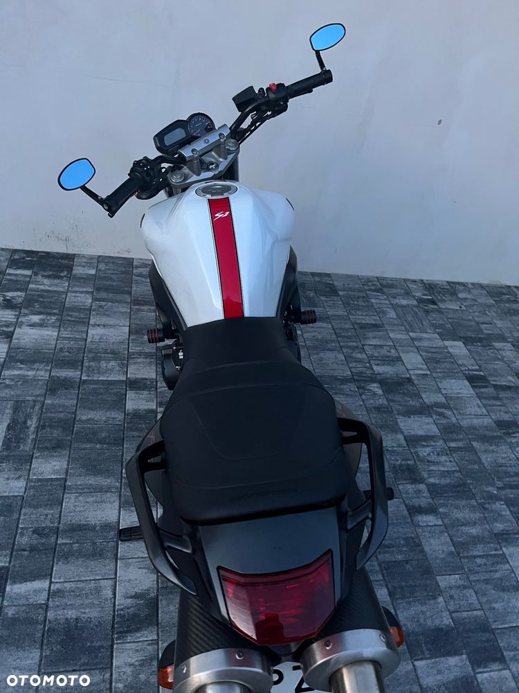 Yamaha FZ6 - 1