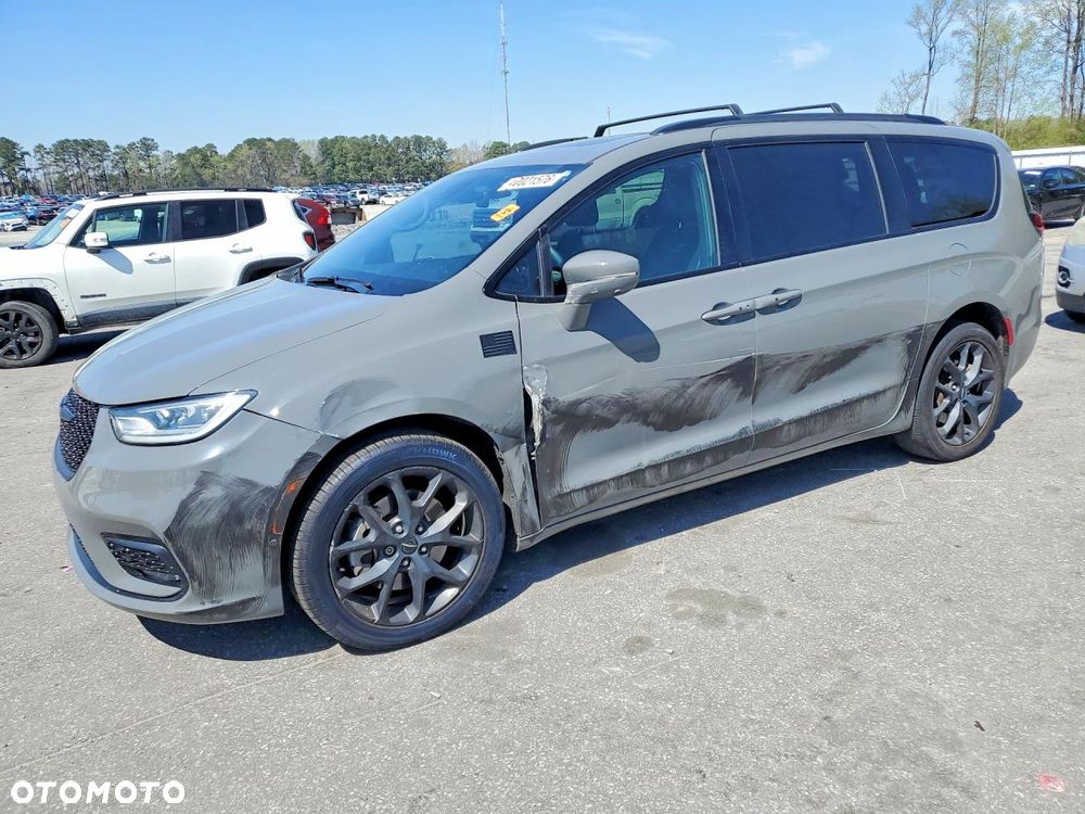 Chrysler Pacifica - 3