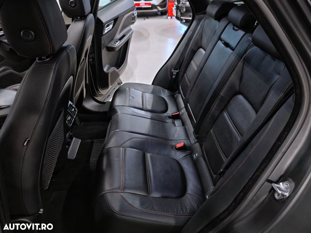 Jaguar F-Pace 20d AWD Aut. Prestige - 31