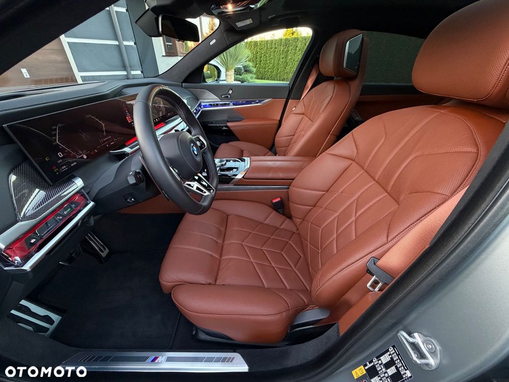 BMW Seria 7 M760e PHEV xDrive Individual Edition sport - 10