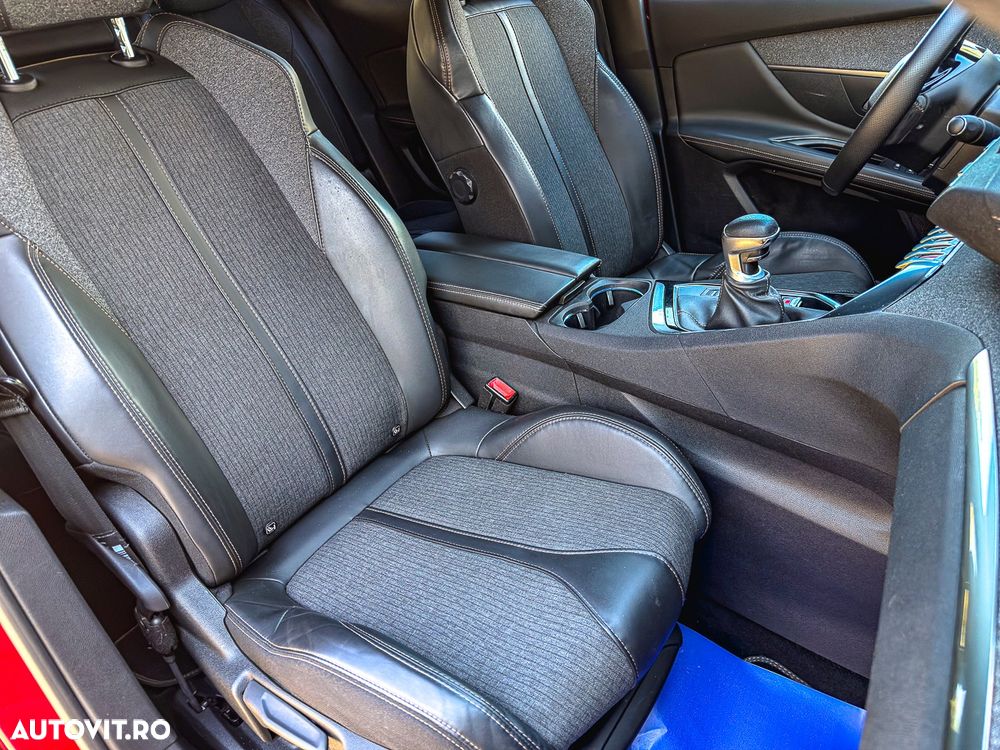 Peugeot 3008 1.2 PureTech Turbo S&S GT-Line - 20