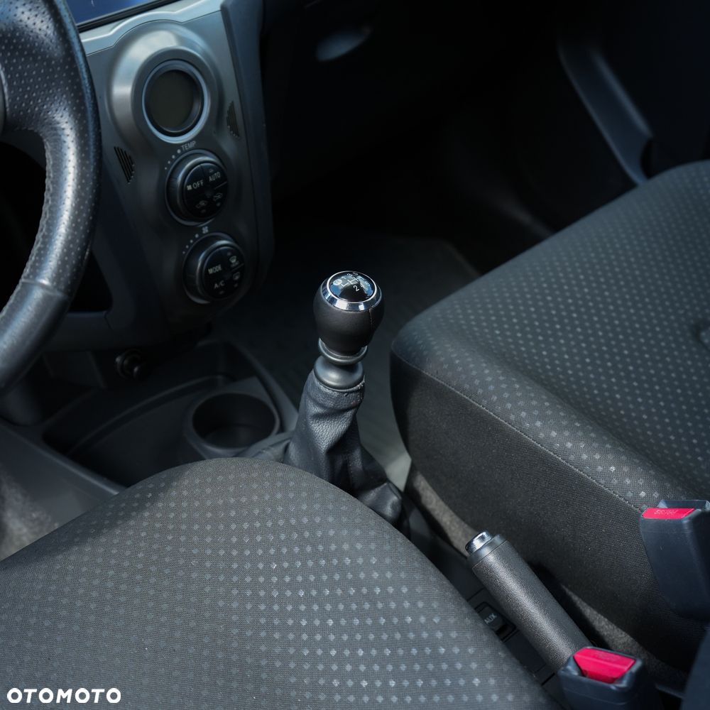 Toyota Yaris 1.4 D-4D Prestige - 8