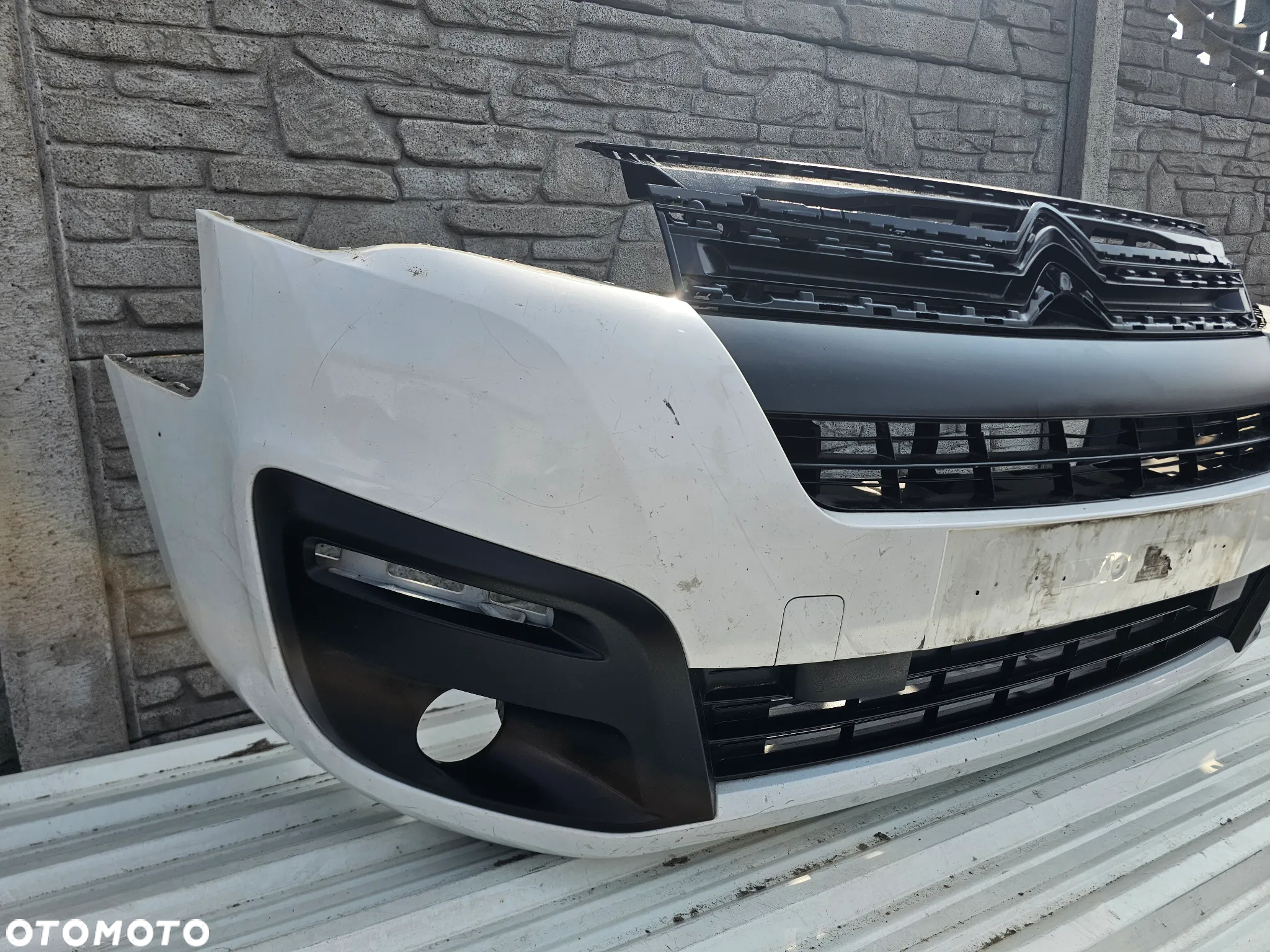 Citroen berlingo III 3 LIFT 14r-  zderzak przod - 2