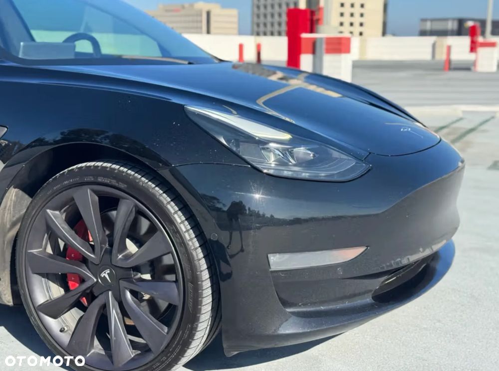 Tesla Model 3 Langstreckenbatterie Allradantrieb Dual Motor Performance - 22